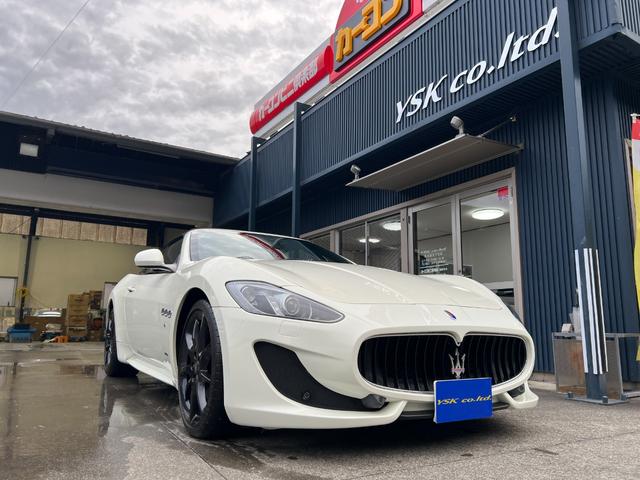 グランカブリオ スポーツ ★グランカブリオ スポーツ★カーボンファイバーインテリアパネル★フロントパークセンサー★ブラックレザーシート★エレクトリックパーキングブレーキ★クルーズコントロール★純正AW20インチ★キーレス(2枚目)