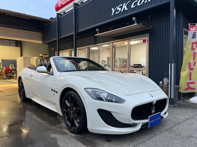 グランカブリオ スポーツ ★グランカブリオ スポーツ★カーボンファイバーインテリアパネル★フロントパークセンサー★ブラックレザーシート★エレクトリックパーキングブレーキ★クルーズコントロール★純正AW20インチ★キーレス(10枚目)