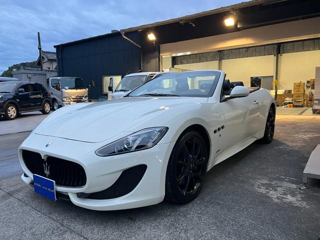 グランカブリオ スポーツ ★グランカブリオ スポーツ★カーボンファイバーインテリアパネル★フロントパークセンサー★ブラックレザーシート★エレクトリックパーキングブレーキ★クルーズコントロール★純正AW20インチ★キーレス(11枚目)