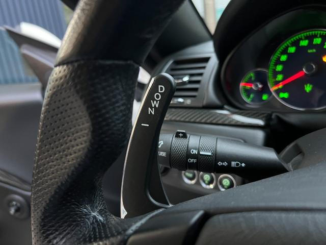 グランカブリオ スポーツ ★グランカブリオ スポーツ★カーボンファイバーインテリアパネル★フロントパークセンサー★ブラックレザーシート★エレクトリックパーキングブレーキ★クルーズコントロール★純正AW20インチ★キーレス(33枚目)