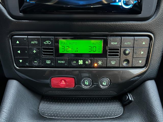 グランカブリオ スポーツ ★グランカブリオ スポーツ★カーボンファイバーインテリアパネル★フロントパークセンサー★ブラックレザーシート★エレクトリックパーキングブレーキ★クルーズコントロール★純正AW20インチ★キーレス(37枚目)