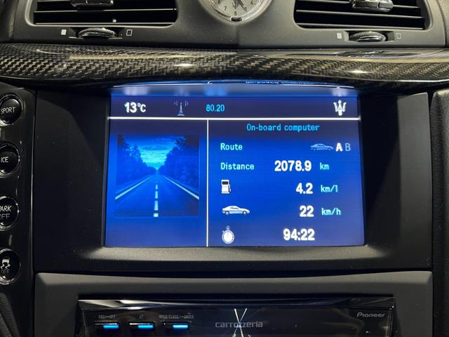 グランカブリオ スポーツ ★グランカブリオ スポーツ★カーボンファイバーインテリアパネル★フロントパークセンサー★ブラックレザーシート★エレクトリックパーキングブレーキ★クルーズコントロール★純正AW20インチ★キーレス(48枚目)