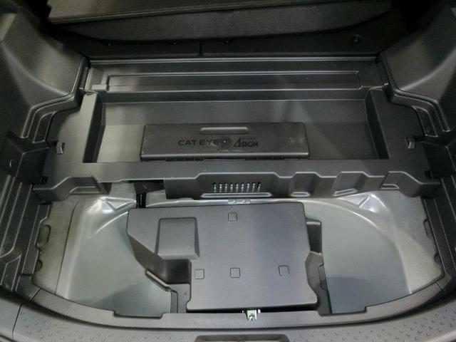 シエンタ ハイブリッドＺ　ハイブリッド　安全装備　衝突被害軽減システム　横滑り防止機能　ＡＢＳ　エアバッグ　オートクルーズコントロール　盗難防止装置　バックカメラ　ＥＴＣ　ドラレコ　ミュージックプレイヤー接続可　スマートキー（36枚目）