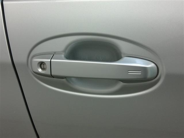 ヴィッツ ハイブリッドＦ　ハイブリッド　衝突被害軽減システム　横滑り防止機能　ＡＢＳ　エアバッグ　盗難防止装置　ナビ　バックカメラ　ＥＴＣ　ミュージックプレイヤー接続可　スマートキー　キーレス　フル装備　オートマ（7枚目）