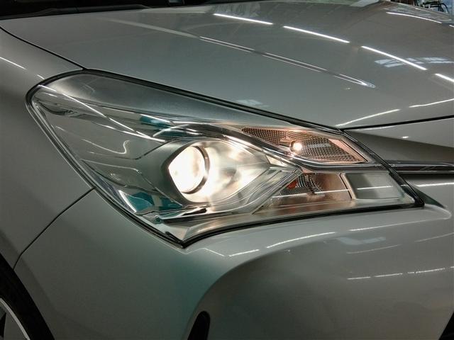 ヴィッツ ハイブリッドＦ　ハイブリッド　衝突被害軽減システム　横滑り防止機能　ＡＢＳ　エアバッグ　盗難防止装置　ナビ　バックカメラ　ＥＴＣ　ミュージックプレイヤー接続可　スマートキー　キーレス　フル装備　オートマ（9枚目）