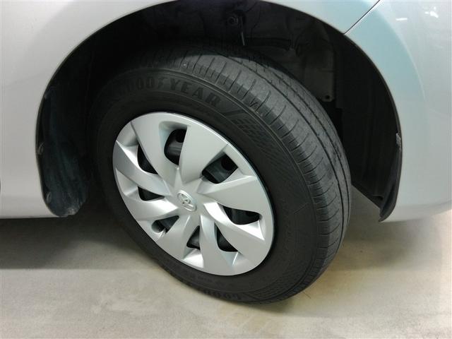 ヴィッツ ハイブリッドＦ　ハイブリッド　衝突被害軽減システム　横滑り防止機能　ＡＢＳ　エアバッグ　盗難防止装置　ナビ　バックカメラ　ＥＴＣ　ミュージックプレイヤー接続可　スマートキー　キーレス　フル装備　オートマ（10枚目）