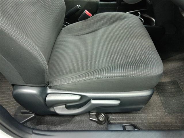 ヴィッツ ハイブリッドＦ　ハイブリッド　衝突被害軽減システム　横滑り防止機能　ＡＢＳ　エアバッグ　盗難防止装置　ナビ　バックカメラ　ＥＴＣ　ミュージックプレイヤー接続可　スマートキー　キーレス　フル装備　オートマ（12枚目）