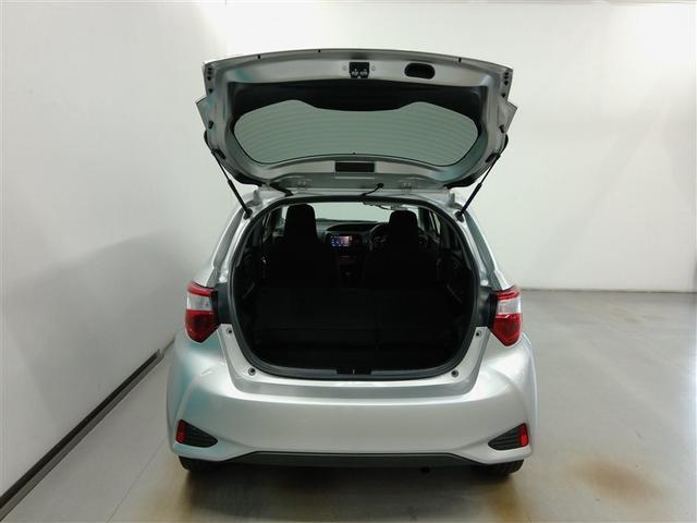 ヴィッツ ハイブリッドＦ　ハイブリッド　衝突被害軽減システム　横滑り防止機能　ＡＢＳ　エアバッグ　盗難防止装置　ナビ　バックカメラ　ＥＴＣ　ミュージックプレイヤー接続可　スマートキー　キーレス　フル装備　オートマ（17枚目）