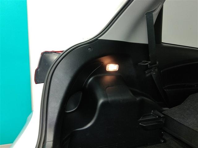 ヴィッツ ハイブリッドＦ　ハイブリッド　衝突被害軽減システム　横滑り防止機能　ＡＢＳ　エアバッグ　盗難防止装置　ナビ　バックカメラ　ＥＴＣ　ミュージックプレイヤー接続可　スマートキー　キーレス　フル装備　オートマ（19枚目）