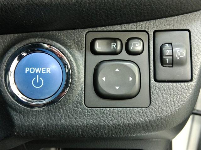 ヴィッツ ハイブリッドＦ　ハイブリッド　衝突被害軽減システム　横滑り防止機能　ＡＢＳ　エアバッグ　盗難防止装置　ナビ　バックカメラ　ＥＴＣ　ミュージックプレイヤー接続可　スマートキー　キーレス　フル装備　オートマ（36枚目）