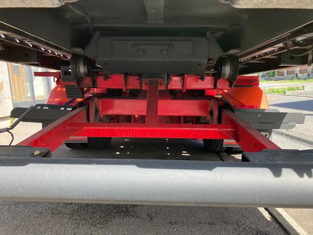 キャンター 　積載車セルフローダー　極東フラトップＺＥＲＯ－ＩＩ　８ｃｈリモコン　３．０Ｄターボ　　　車線逸脱警報装置　２．３ｔ積み　油圧ゲート　　外装カスタム（40枚目）