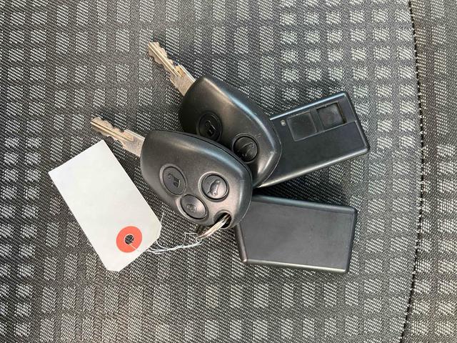 カングー １．６　ＥＴＣ　バックカメラ　ナビ　ＴＶ　両側スライドドア　キーレスエントリー　ＡＴ　エアコン　パワーステアリング　パワーウィンドウ　タイミングベルト交換歴有（8枚目）