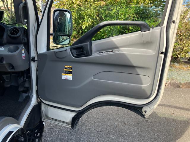 トヨエース トヨタディーラー使用車 3t積 積載車 修復歴なし 車検8年10月 6MT エアコン パワステ パワーウィンドウ エアバック ラジコン ユニック NEO5 4.0ディーゼルターボ(9枚目)