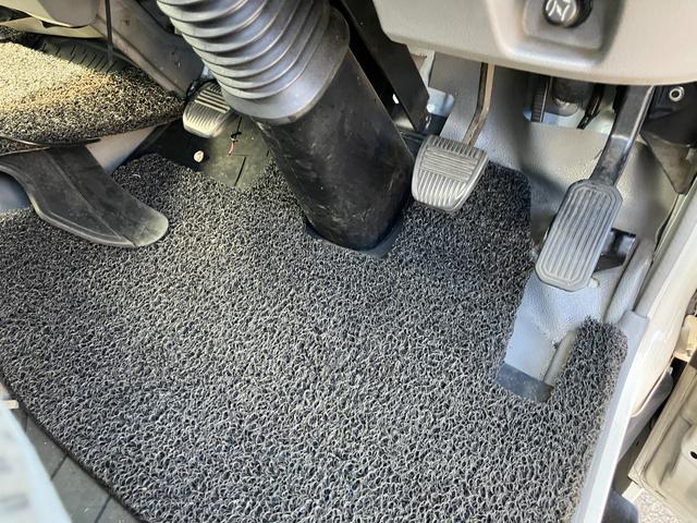 トヨエース トヨタディーラー使用車 3t積 積載車 修復歴なし 車検8年10月 6MT エアコン パワステ パワーウィンドウ エアバック ラジコン ユニック NEO5 4.0ディーゼルターボ(12枚目)