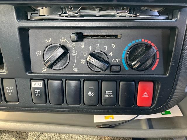 トヨエース トヨタディーラー使用車 3t積 積載車 修復歴なし 車検8年10月 6MT エアコン パワステ パワーウィンドウ エアバック ラジコン ユニック NEO5 4.0ディーゼルターボ(18枚目)