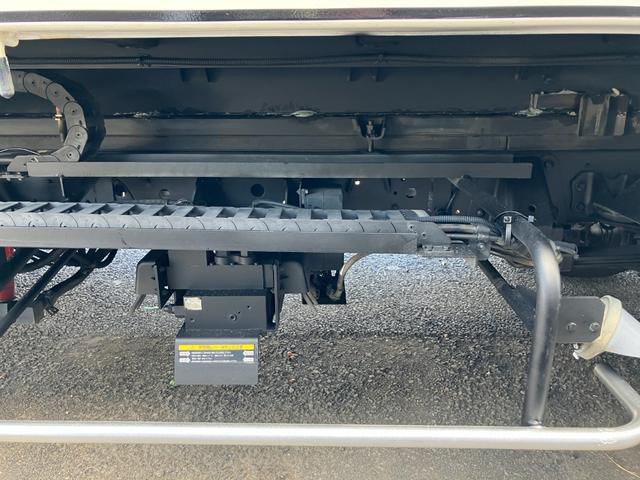 トヨエース トヨタディーラー使用車 3t積 積載車 修復歴なし 車検8年10月 6MT エアコン パワステ パワーウィンドウ エアバック ラジコン ユニック NEO5 4.0ディーゼルターボ(32枚目)