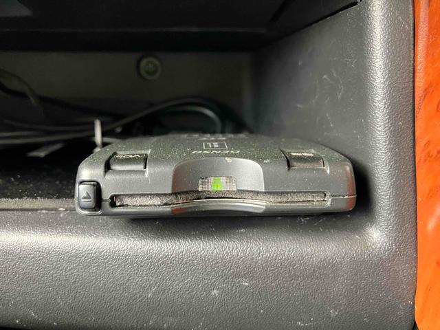 Ｒ２ Ｓ　スーパーチャージャー　ＥＴＣ　ナビ　キーレスエントリー　電動格納ミラー　ＣＶＴ　ＡＢＳ　Ｂｌｕｅｔｏｏｔｈ　アルミホイール　衝突安全ボディ　エアコン　パワーステアリング　パワーウィンドウ（6枚目）