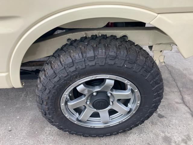 ジムニー XC リフトアップ マッドタイヤ アルミホイール オールペイント 社外テール 社外バンパー 5速マニュアル 4WD ターボ 5MT(7枚目)