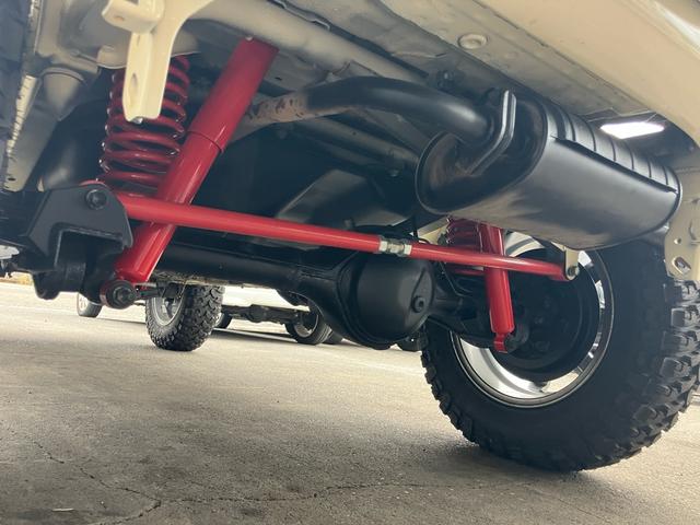 ジムニー XC リフトアップ マッドタイヤ アルミホイール オールペイント 社外テール 社外バンパー 5速マニュアル 4WD ターボ 5MT(14枚目)