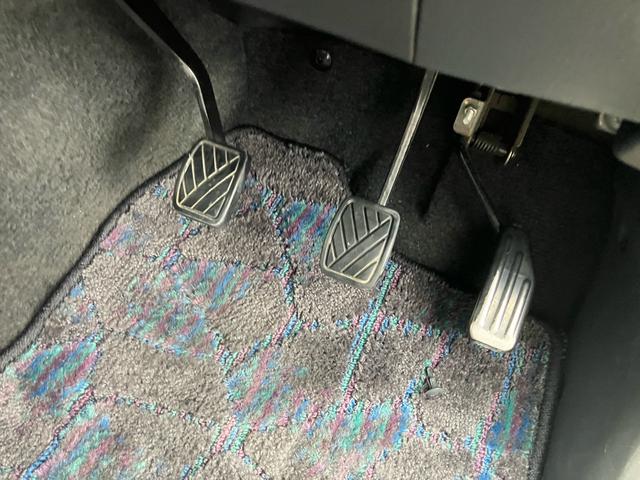 ジムニー XC リフトアップ マッドタイヤ アルミホイール オールペイント 社外テール 社外バンパー 5速マニュアル 4WD ターボ 5MT(24枚目)