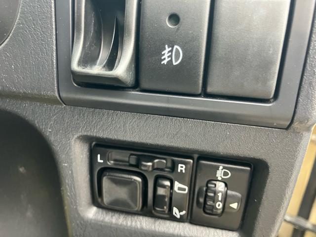 ジムニー XC リフトアップ マッドタイヤ アルミホイール オールペイント 社外テール 社外バンパー 5速マニュアル 4WD ターボ 5MT(27枚目)