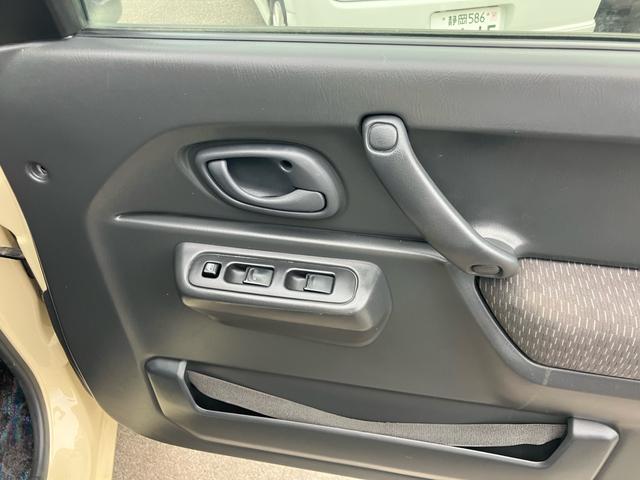 ジムニー XC リフトアップ マッドタイヤ アルミホイール オールペイント 社外テール 社外バンパー 5速マニュアル 4WD ターボ 5MT(30枚目)