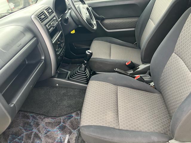 ジムニー XC リフトアップ マッドタイヤ アルミホイール オールペイント 社外テール 社外バンパー 5速マニュアル 4WD ターボ 5MT(33枚目)