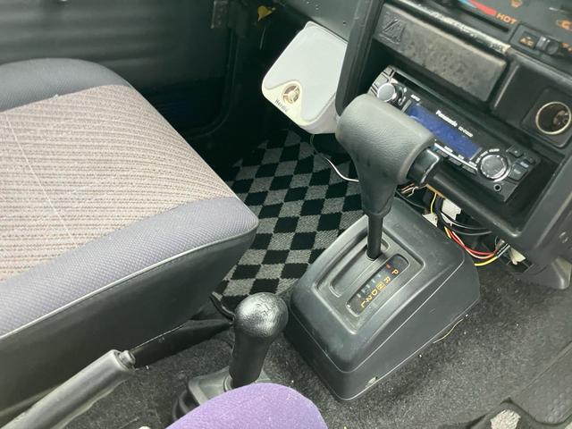 ジムニー  リフトアップ アルミホイール オートマ 社外ステアリング シート マフラー バンパー(15枚目)