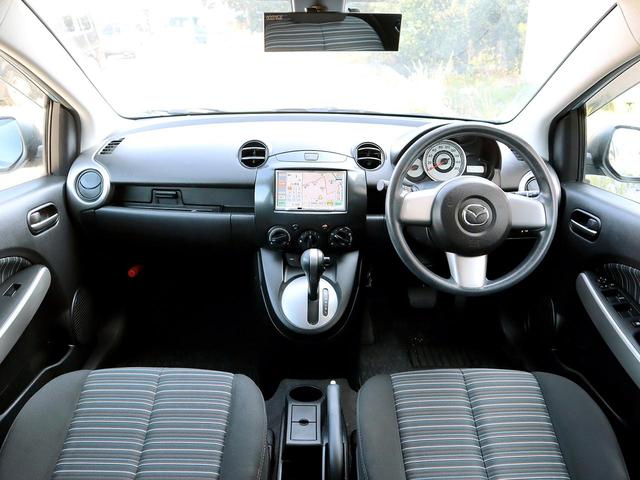 13C ナビ 地デジ対応ワンセグTV バックカメラ 禁煙車 1年保証付き オートライト ETC オートワイパー 浜松デミオ 浜松コンパクトカー 浜松中古車(4枚目)