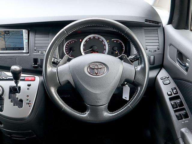 プラタナ ナビ バックカメラ TV視聴 禁煙車 電動スライドドア ETC DVD再生 CD再生 オートライト HIDヘッドライト キーレス オートワイパー(18枚目)
