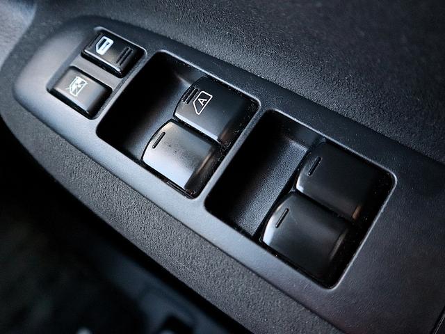 ハイウェイスター Vセレクション 両側電動スライドドア ナビ バックカメラ TV視聴 禁煙車 スマートキー DVD再生 CD再生 オートライト オートワイパー ETC 純正アルミホイール HIDヘッドライト(24枚目)