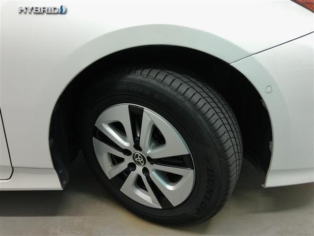 プリウス Ａ　ハイブリッド　ワンオーナー　安全装備　衝突被害軽減システム　横滑り防止機能　ＡＢＳ　エアバッグ　オートクルーズコントロール　盗難防止装置　バックカメラ　ＥＴＣ　ドラレコ　ミュージックプレイヤー接続可（10枚目）