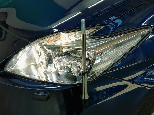 プリウス Ｇツーリングセレクション　ハイブリッド　ワンオーナー　安全装備　横滑り防止機能　ＡＢＳ　エアバッグ　オートクルーズコントロール　盗難防止装置　ナビ　バックカメラ　ＥＴＣ　ミュージックプレイヤー接続可　ＣＤ　スマートキー（5枚目）