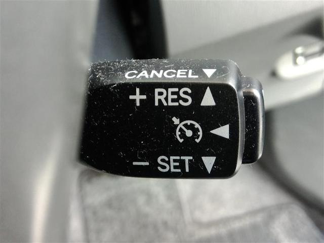 プリウス Ｇツーリングセレクション　ハイブリッド　ワンオーナー　安全装備　横滑り防止機能　ＡＢＳ　エアバッグ　オートクルーズコントロール　盗難防止装置　ナビ　バックカメラ　ＥＴＣ　ミュージックプレイヤー接続可　ＣＤ　スマートキー（16枚目）