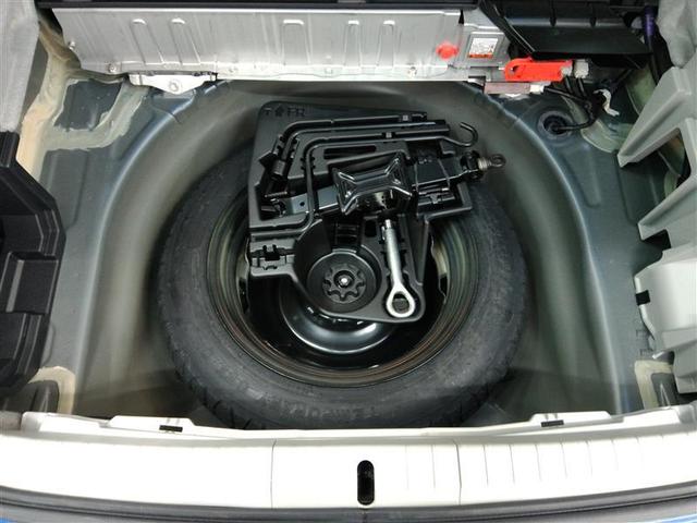 プリウス Ｇツーリングセレクション　ハイブリッド　ワンオーナー　安全装備　横滑り防止機能　ＡＢＳ　エアバッグ　オートクルーズコントロール　盗難防止装置　ナビ　バックカメラ　ＥＴＣ　ミュージックプレイヤー接続可　ＣＤ　スマートキー（28枚目）