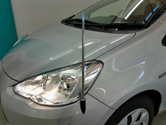 アクア Ｓ　ハイブリッド　ワンオーナー　横滑り防止機能　ＡＢＳ　エアバッグ　盗難防止装置　バックカメラ　ＥＴＣ　ミュージックプレイヤー接続可　ＣＤ　スマートキー　キーレス　フル装備　オートマ（5枚目）