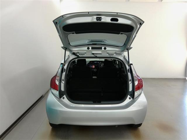 アクア Ｓ　ハイブリッド　ワンオーナー　横滑り防止機能　ＡＢＳ　エアバッグ　盗難防止装置　バックカメラ　ＥＴＣ　ミュージックプレイヤー接続可　ＣＤ　スマートキー　キーレス　フル装備　オートマ（28枚目）