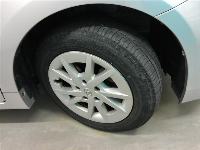 プリウスアルファ Ｓ　ハイブリッド　ワンオーナー　安全装備　横滑り防止機能　ＡＢＳ　エアバッグ　盗難防止装置　バックカメラ　ＥＴＣ　ミュージックプレイヤー接続可　ＣＤ　スマートキー　キーレス　フル装備　アルミホイール（9枚目）