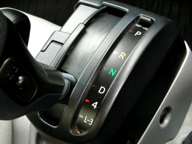 ダイナトラック ベースグレード　横滑り防止機能　ＡＢＳ　エアバッグ　アイドリングストップ　ＥＴＣ　ミュージックプレイヤー接続可　ＣＤ　フル装備　オートマ（14枚目）