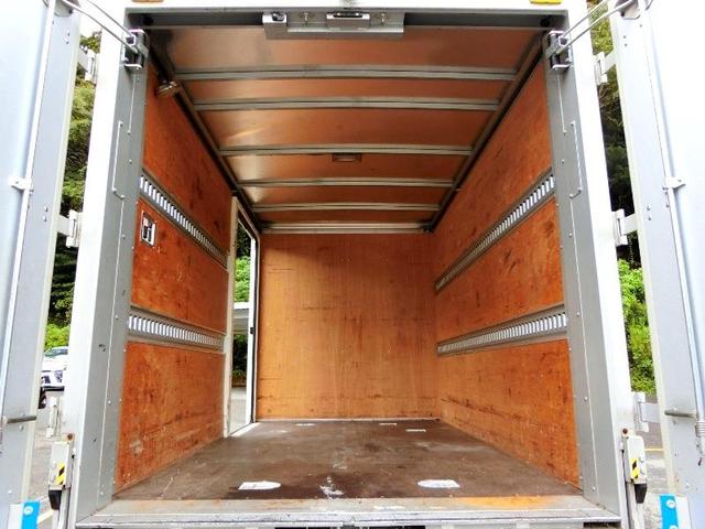 ダイナトラック ベースグレード　横滑り防止機能　ＡＢＳ　エアバッグ　アイドリングストップ　ＥＴＣ　ミュージックプレイヤー接続可　ＣＤ　フル装備　オートマ（23枚目）