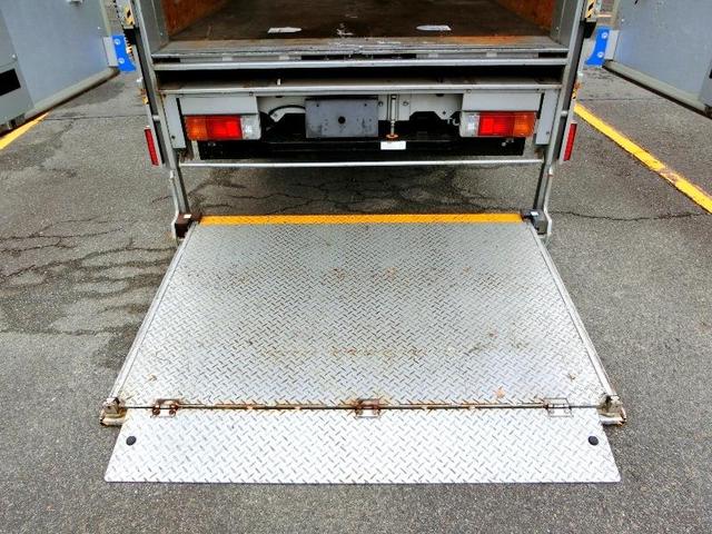 ダイナトラック ベースグレード　横滑り防止機能　ＡＢＳ　エアバッグ　アイドリングストップ　ＥＴＣ　ミュージックプレイヤー接続可　ＣＤ　フル装備　オートマ（26枚目）