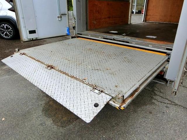 ダイナトラック ベースグレード　横滑り防止機能　ＡＢＳ　エアバッグ　アイドリングストップ　ＥＴＣ　ミュージックプレイヤー接続可　ＣＤ　フル装備　オートマ（32枚目）