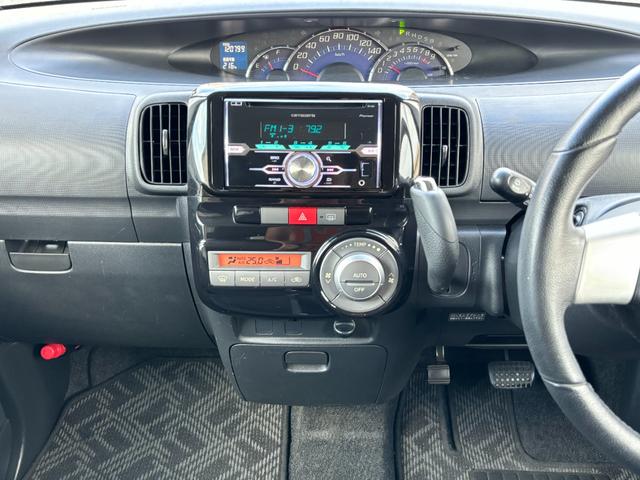 タント カスタムＲＳ　車検　２年　付き　　左後ろ電動スライドドア　１５インチ純正アルミホイール　国産タイヤ　スマートキー（合鍵なし）　社外オーディオ　ドアバイザー　フロアマット（23枚目）
