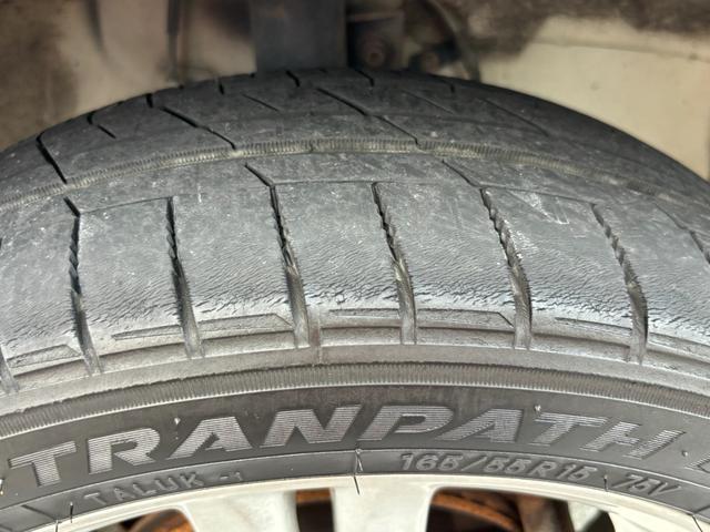 タント カスタムＲＳ　車検　２年　付き　　左後ろ電動スライドドア　１５インチ純正アルミホイール　国産タイヤ　スマートキー（合鍵なし）　社外オーディオ　ドアバイザー　フロアマット（66枚目）