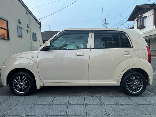 キャロル GII 車検 2年 付き ワンオーナー ナビ ワンセグ 5速マニュアル 5MT 13インチ社外アルミホイール 国産タイヤ 記録簿 キーレス 電動格納ドアミラー ドアバイザー フロアマット(17枚目)