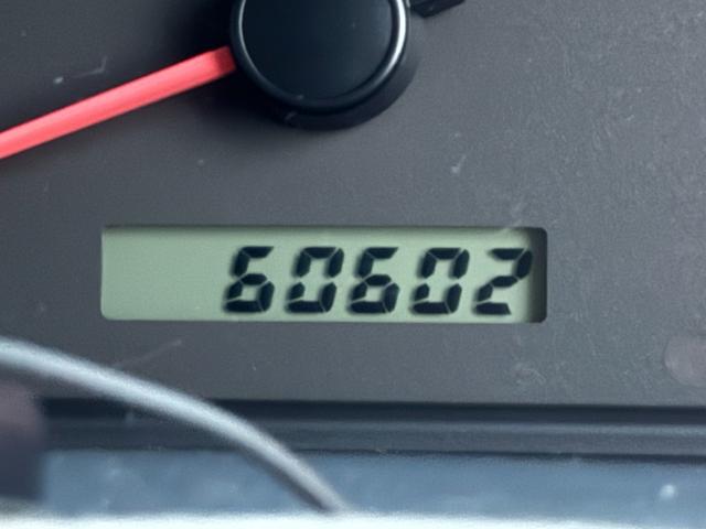 キャロル GII 車検 2年 付き ワンオーナー ナビ ワンセグ 5速マニュアル 5MT 13インチ社外アルミホイール 国産タイヤ 記録簿 キーレス 電動格納ドアミラー ドアバイザー フロアマット(52枚目)