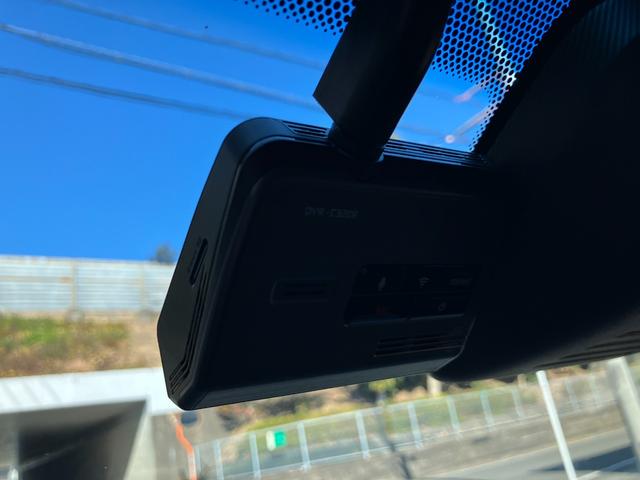 �h���C�u���R�[�_�[������f���Ɖ������L�^���Ă����h���C�u���R�[�_�[�́A���̂̍ۂɊm���ȏ؋��\�͂𔭊����Ă���܂��B