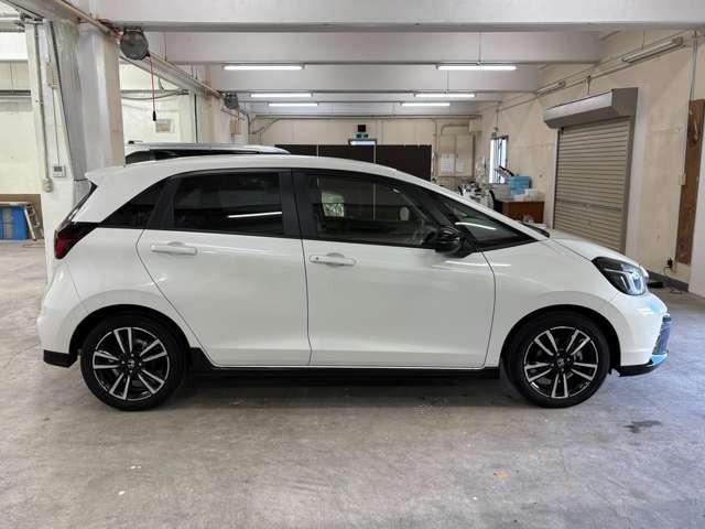 フィット ＲＳ　ナビ　フルセグ　Ｂカメラ　ＥＴＣ　ＬＥＤ　ＡＷ　スマートキー　ＤＶＤ　ＣＤ　ミュージックサーバー　ミュージックプレイヤー接続可　衝突被害軽減ブレーキ　アダプティブクルーズコントロール（7枚目）