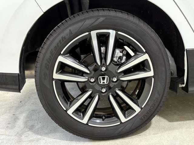 フィット ＲＳ　ナビ　フルセグ　Ｂカメラ　ＥＴＣ　ＬＥＤ　ＡＷ　スマートキー　ＤＶＤ　ＣＤ　ミュージックサーバー　ミュージックプレイヤー接続可　衝突被害軽減ブレーキ　アダプティブクルーズコントロール（11枚目）