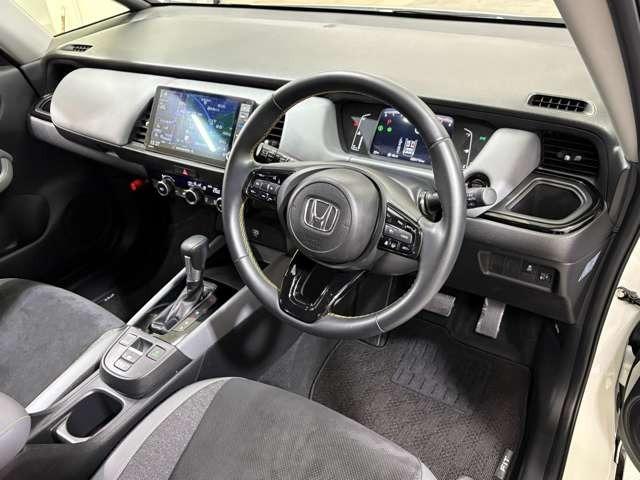 フィット ＲＳ　ナビ　フルセグ　Ｂカメラ　ＥＴＣ　ＬＥＤ　ＡＷ　スマートキー　ＤＶＤ　ＣＤ　ミュージックサーバー　ミュージックプレイヤー接続可　衝突被害軽減ブレーキ　アダプティブクルーズコントロール（13枚目）